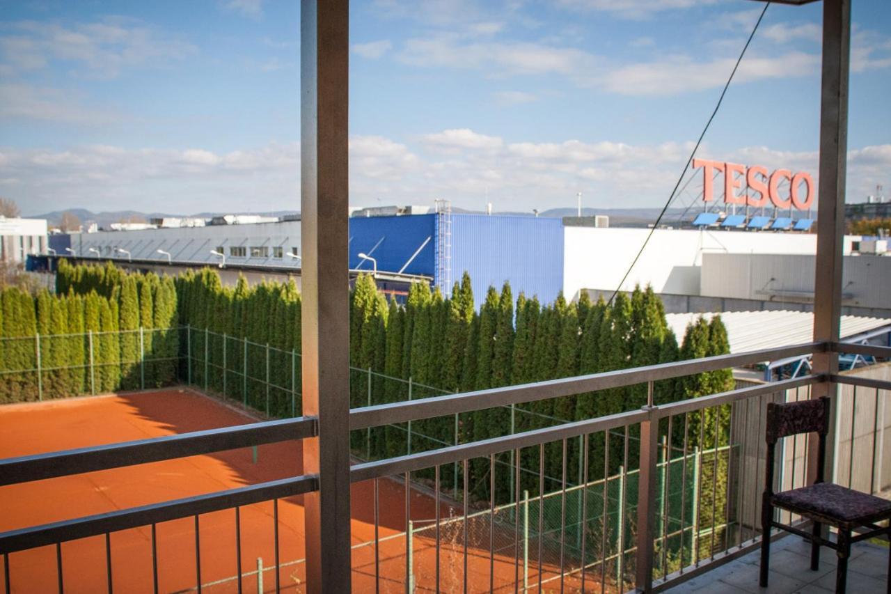 Hotel Hokejka Prievidza Exterior photo